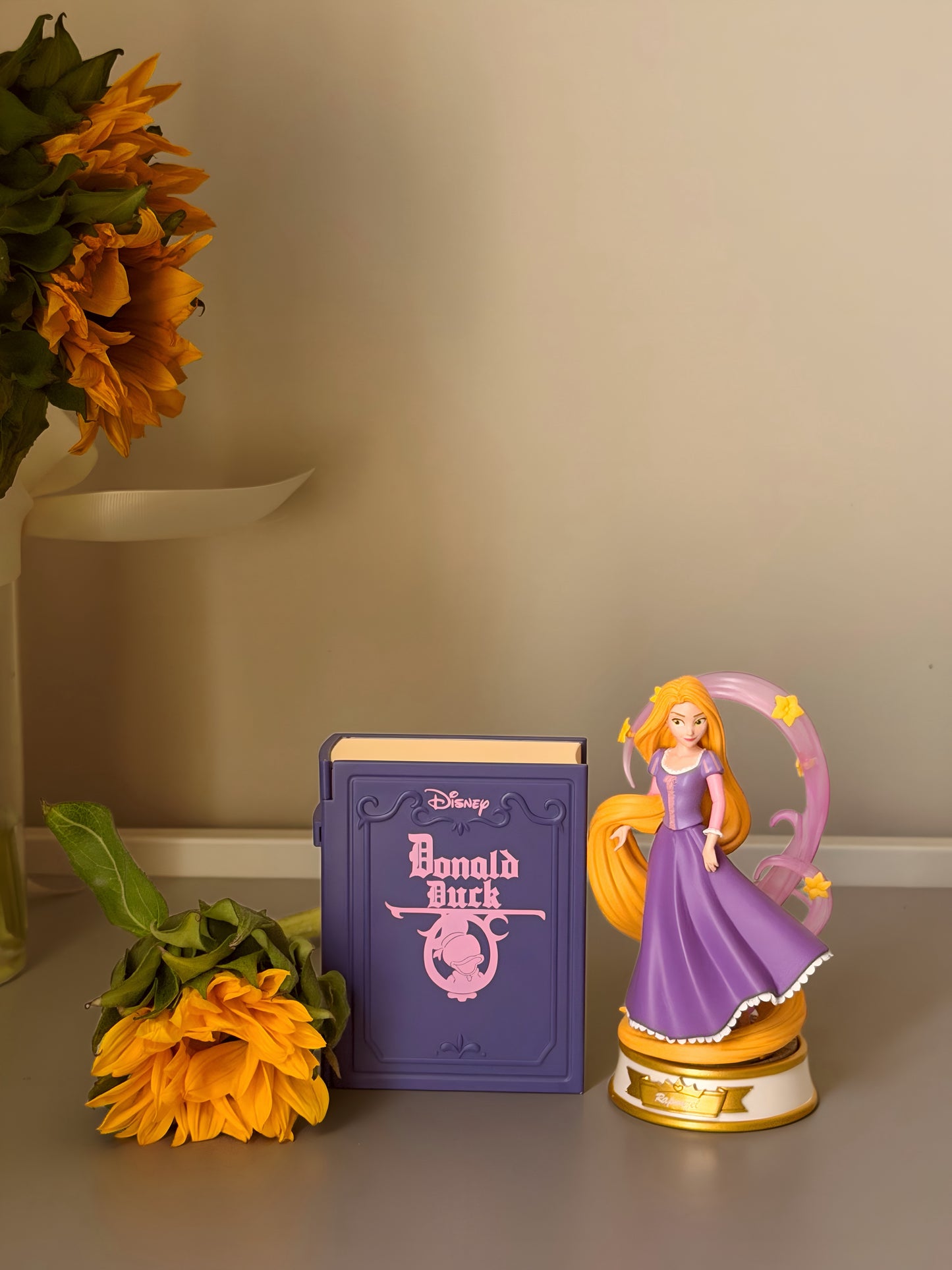 Disney 100 "Classic Fairy Tales"-Donald Duck & Daisy Duck