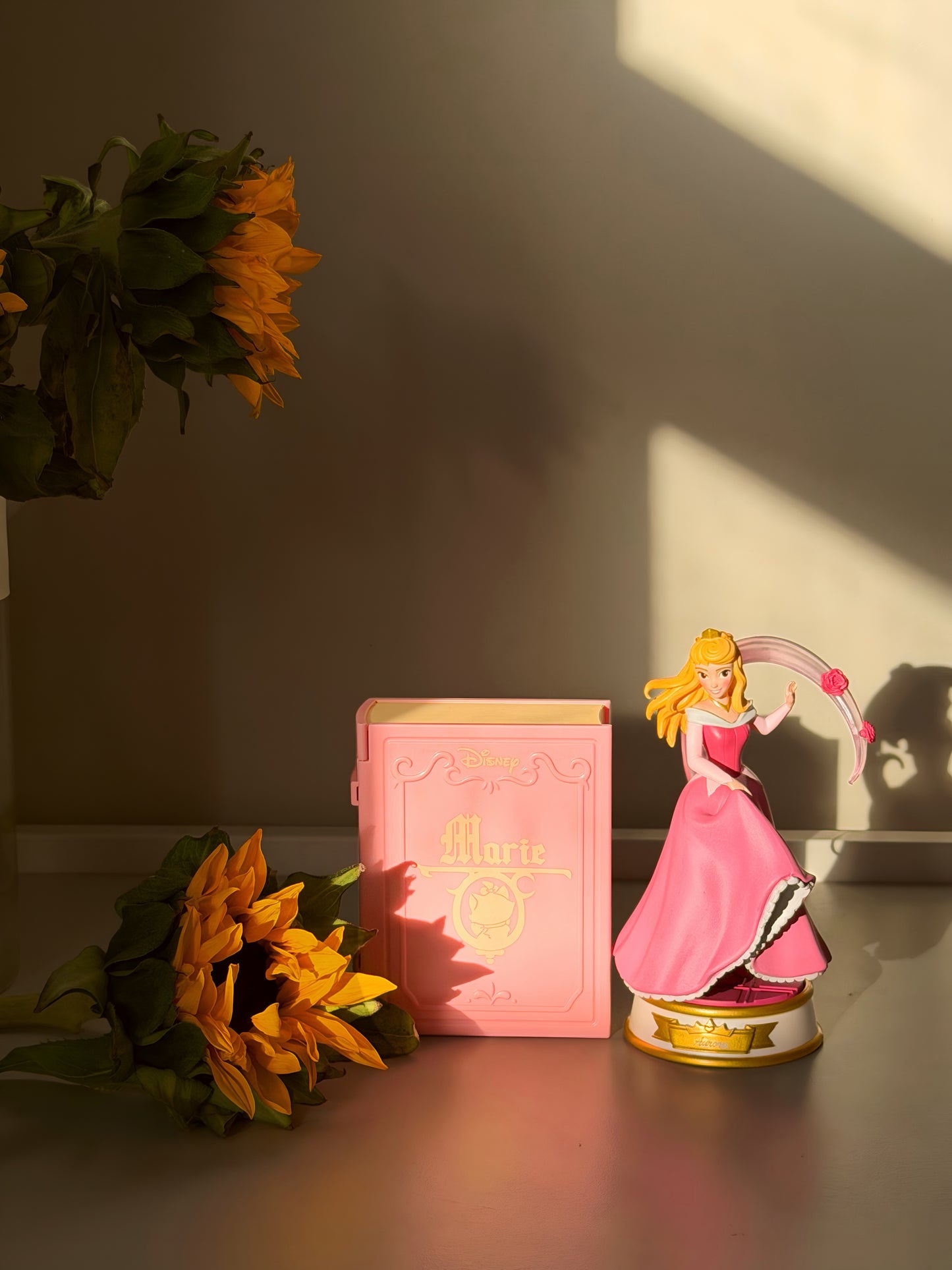 Disney 100 "Classic Fairy Tales"-Marie
