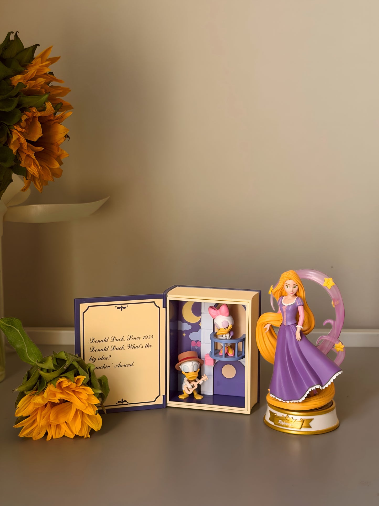 Disney 100 "Classic Fairy Tales"-Donald Duck & Daisy Duck