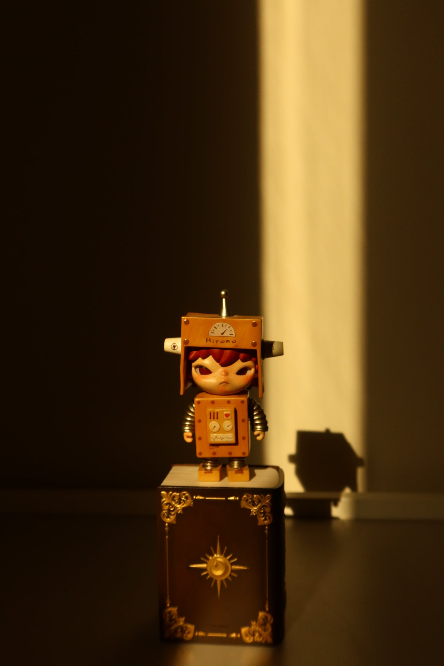 Hirono "Little Mischief"- Robot