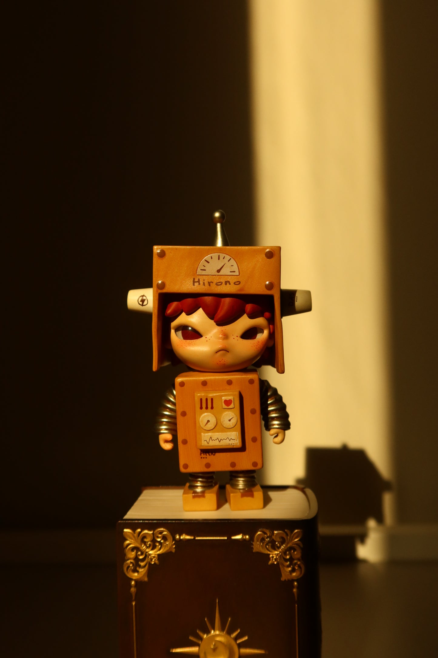 Hirono "Little Mischief"- Robot
